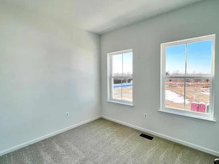357 Andrew Ct — Photo 41