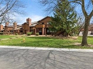 222 Hemingway Ln, Weldon Spring, MO 63304