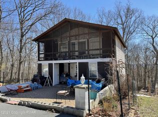 223 Mallard Ln, Bushkill, PA 18324