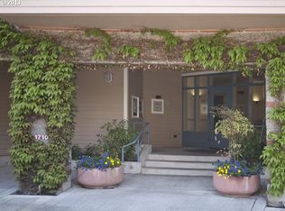 1710 SW Harbor Way UNIT 207, Portland, OR 97201