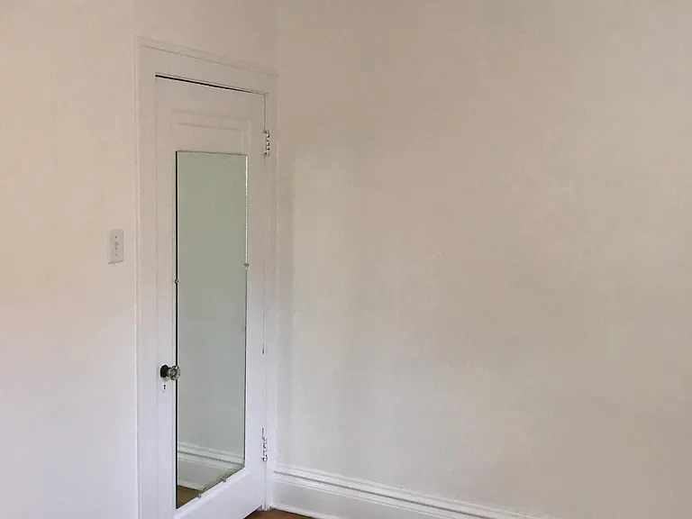 SE bedroom