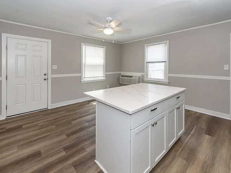3860 Chestnut St — Photo 50