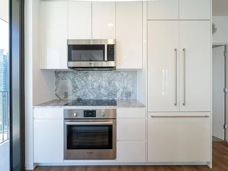 987 Queen St #2714 — Photo 6