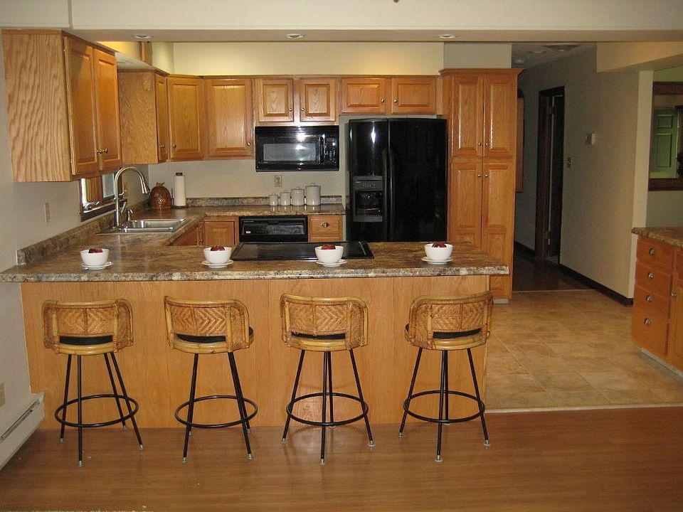 Breakfast Nook & Kitchen