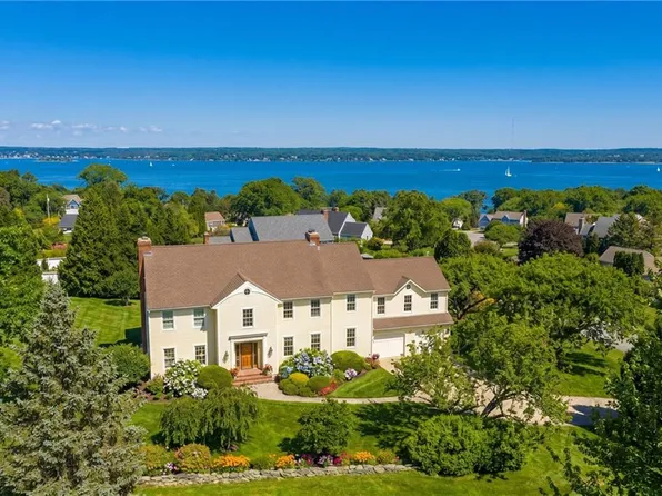 86 Gideon Lawton Ln, Portsmouth, RI 02871
