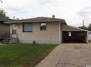 505 3rd Ave E, Assiniboia, SK S0H0B0