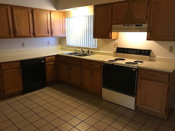 4th image of 656 Wren Dr
