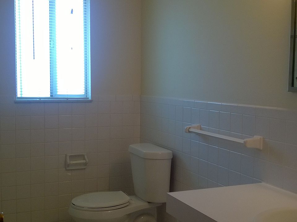 2nd image of 3919 W Sylvania Ave APT 4