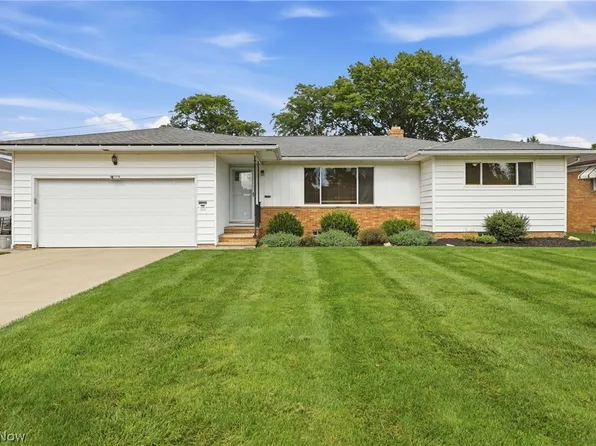 7930 Selwick Dr, Parma, OH 44129