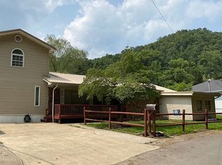 273 Left Penhook Rd, Harold, KY 41635