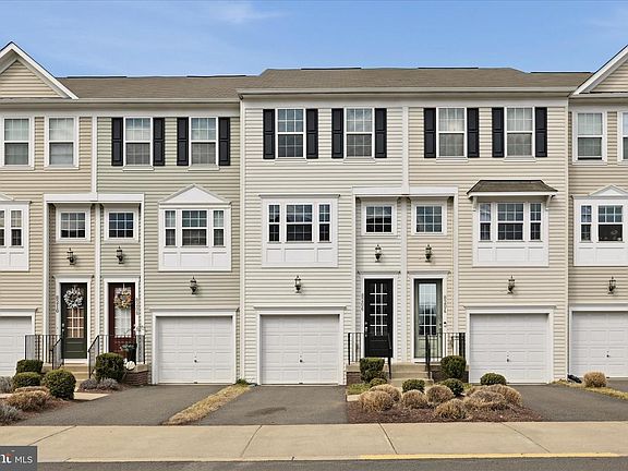 2nd image of 8206 Heritage Crossing Ct