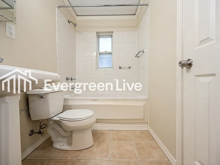 5569 Raceview Ave — Photo 13