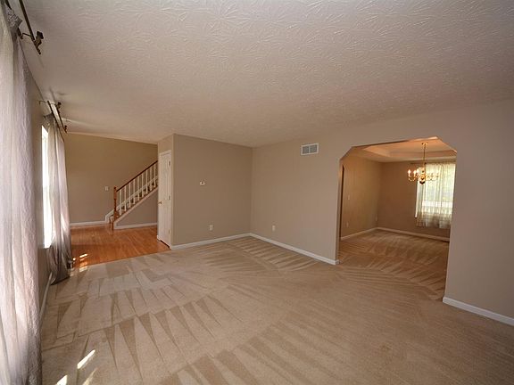4th image of 5726 Pepperridge Ct