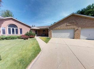 7724 Angela Dr N, Saginaw, MI 48609