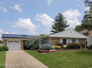 32 Ardmore Ln, Matawan, NJ 07747