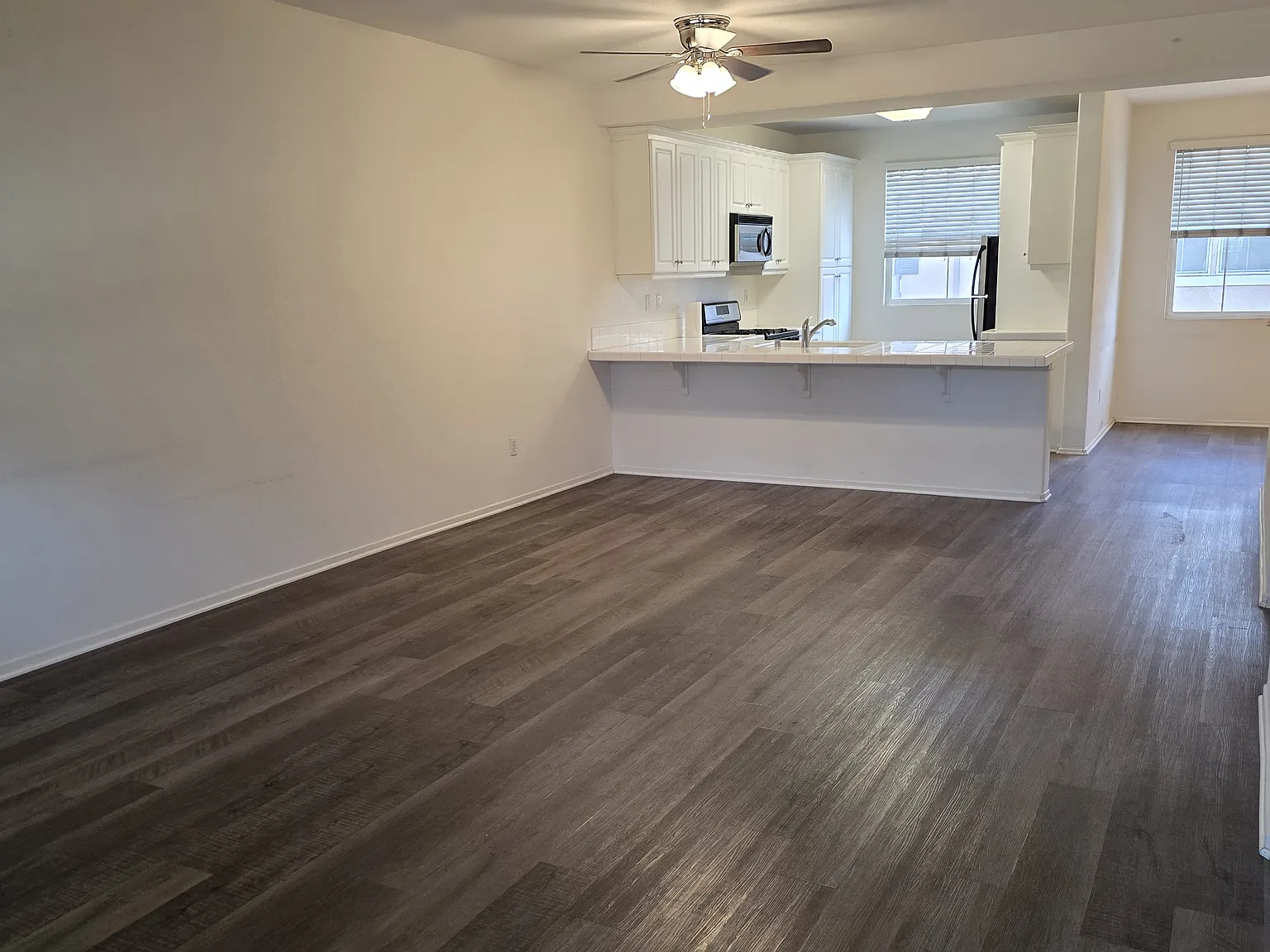 3 bed, 3.5 bath, 1587 sqft, $3,750 — Photo 4
