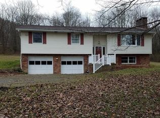 1054 Seneca Ln, Jeannette, PA 15644