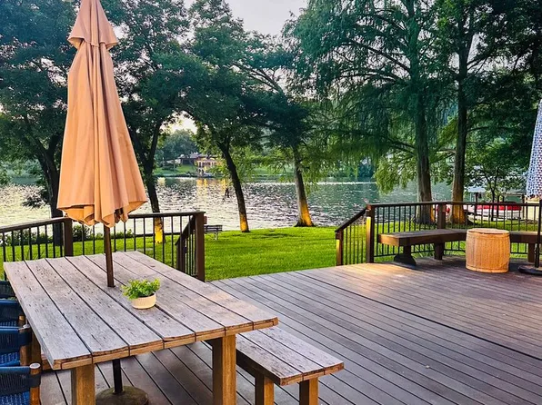 2910 Edgewater Dr, Austin, TX 78733