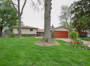 5218 Oak Tree Dr S, Dayton, OH 45440