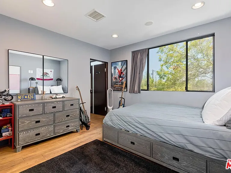 3256 Cabrillo Blvd — Photo 20