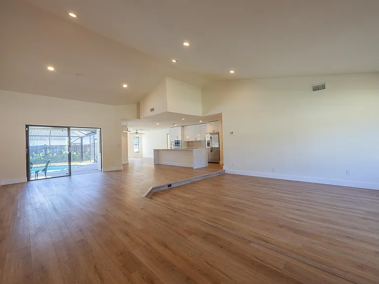 22352 Martella Ave — Photo 20
