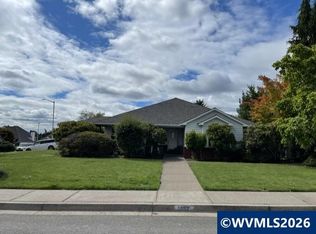 1852 Chapman Hill Dr NW, Salem, OR 97304