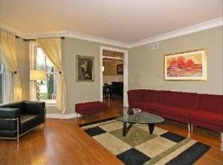 39W806 Carl Sandburg Rd, St Charles, IL 60175