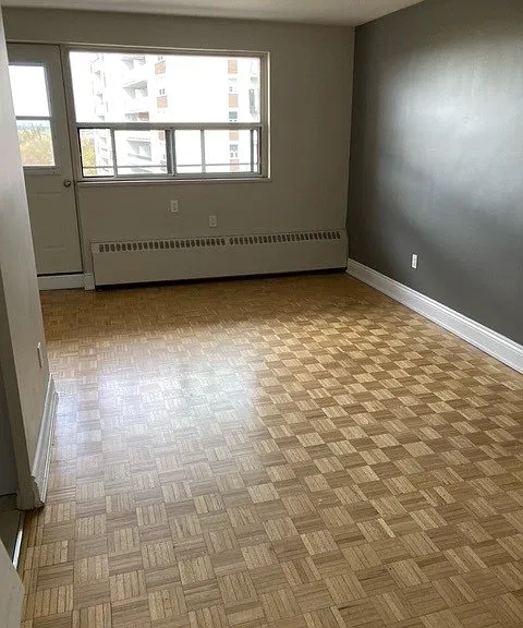 45 Paisley Blvd W — Photo 31