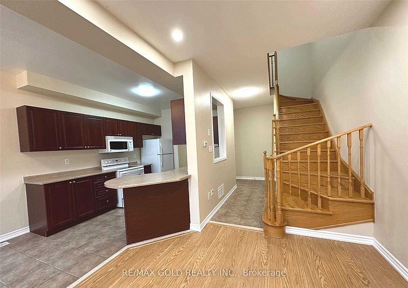 Oakville Townhouse for rent - 3 Bedrooms — photo 10