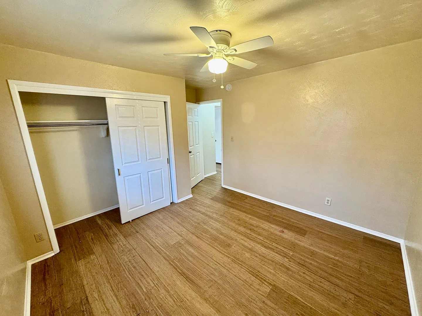 1115 Carr Street — Photo 3