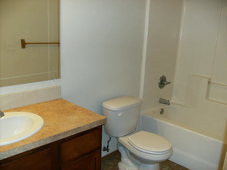 1236 W Malaga Ave — Photo 7