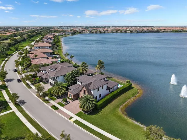 11001 Watercrest Cir W, Parkland, FL 33076