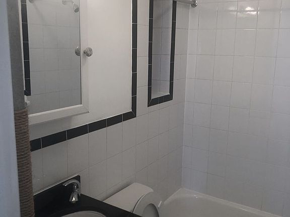 5th image of 508 W 29th St APT 24