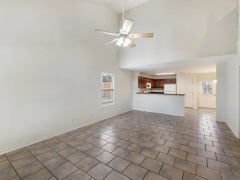 1720 Boardwalk Ct — Photo 4