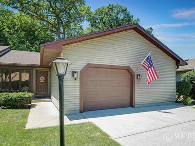 1729 Lowell Wood W, Mishawaka, IN, 46545