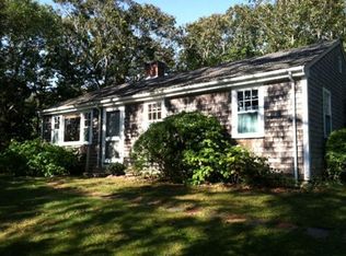 86 Gunning Point Ave, Falmouth, MA 02540