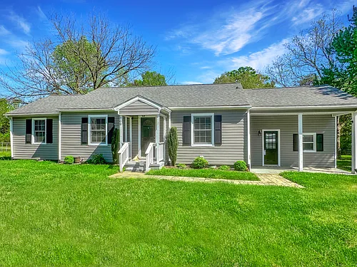 709 Veterans Dr Photo 1
