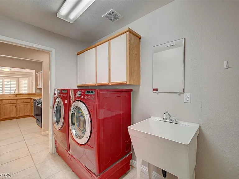 10609 Paradise Point Dr — Photo 35