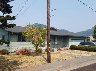 110 Davis St, Rio Dell, CA 95562