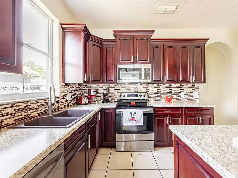 2139 Mallard Creek Cir — Photo 4