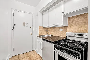 307 East 44th Street, #1203