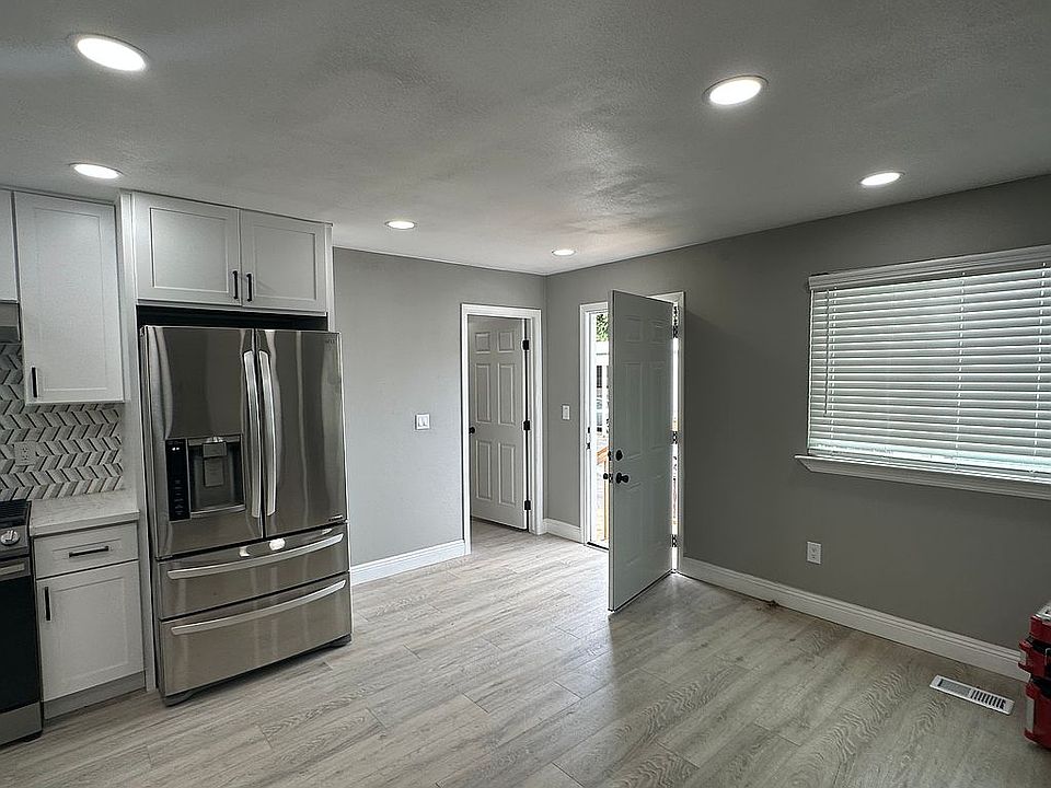 1st image of 2923 Twilley Dr #34