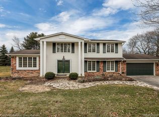 3107 Woodland Rdg, West Bloomfield, MI 48323
