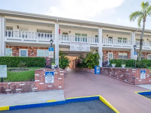 4746 Azalea Dr #107C, New Pt Richey, FL 34652