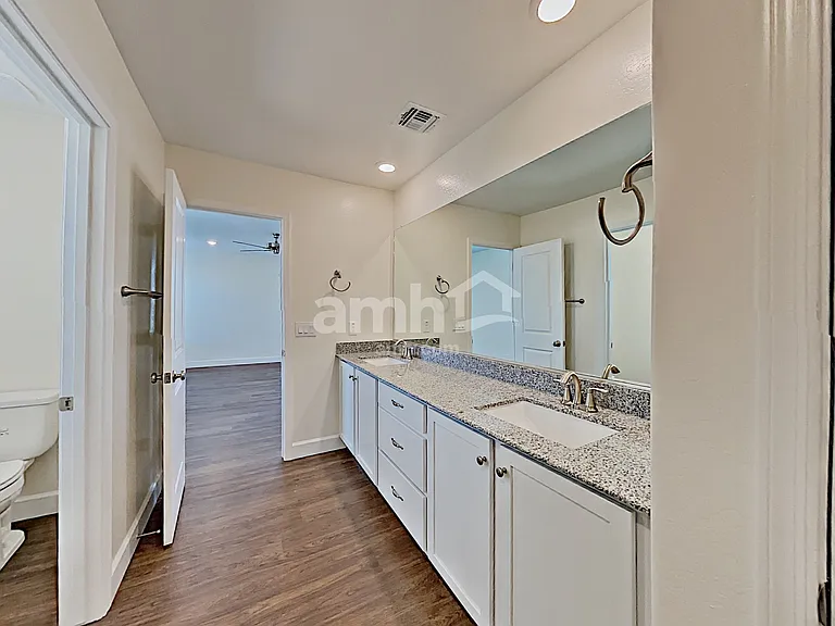 12502 N 60th Ave — Photo 11
