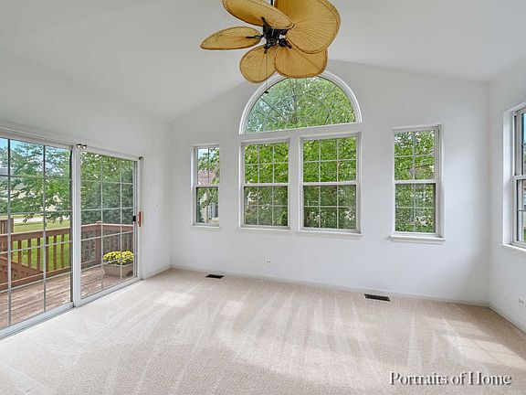 4th image of 863 Cambridge Dr