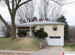 6702 N 41st St, Omaha, NE 68112