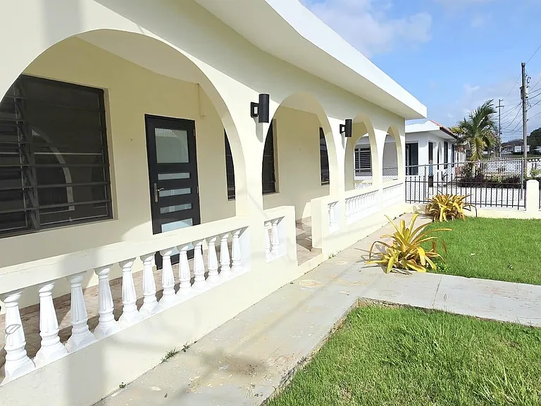 Carr #2 Urb. Villa Avelina — Photo 2