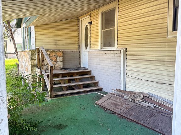 5th image of 116 5th St