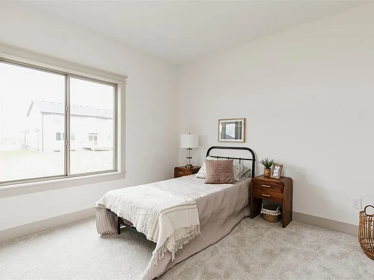 1410 NW Linda Ln — Photo 9